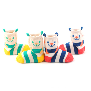 2016 Hot vendre des chaussettes pour bébés en coton de qualité 3D